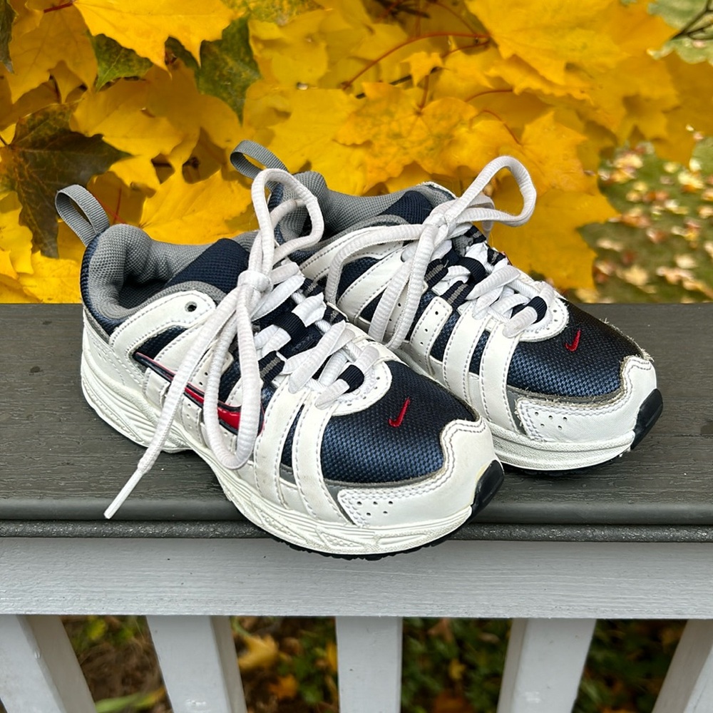 Kids Nike Athletic Shoes Size 11C EUC